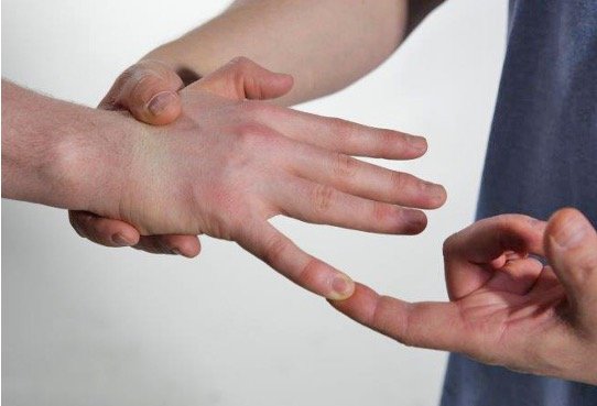 Lillefinger fleksjon